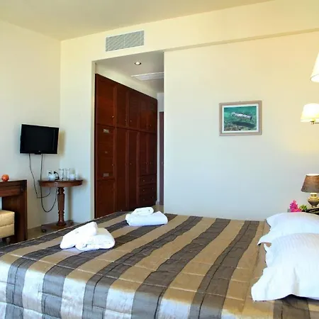 Hotel Tesoro 3*