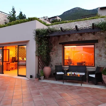 Tesoro Hotel Nikiana