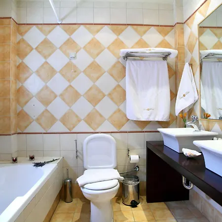 Tesoro Hotel Nikiana